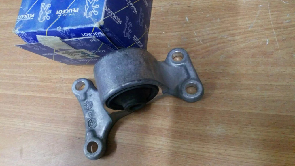 Rear Suspension Arm Bracket fits Peugeot 406 515263 Genuine View Rear
