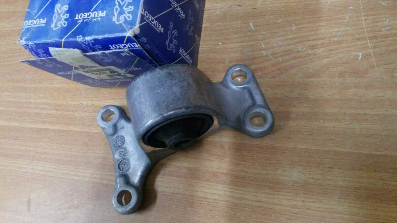 Rear Suspension Arm Bracket fits Peugeot 406 515263 Genuine View Rear