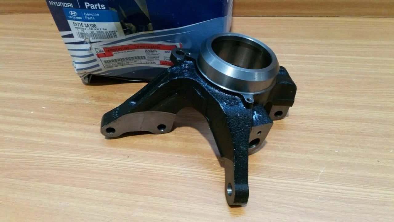 Steering Knuckle Right fits Hyundai Trajet XG 517163A100 Genuine View Front