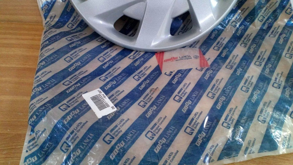 Wheel Hub Cap fits Fiat Panda Punto 51722232 Genuine View Left