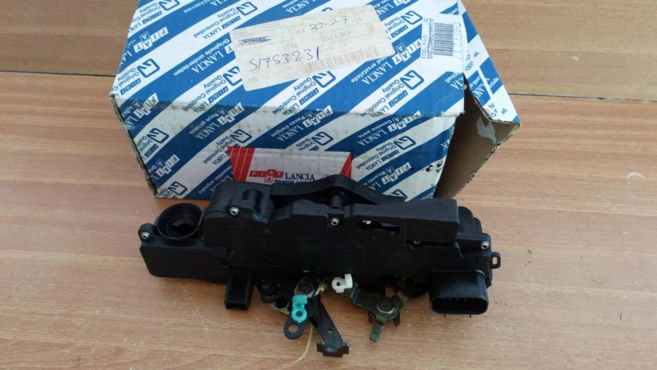 Door Lock Front Left fits Fiat Stilo 51753231 Genuine View Left