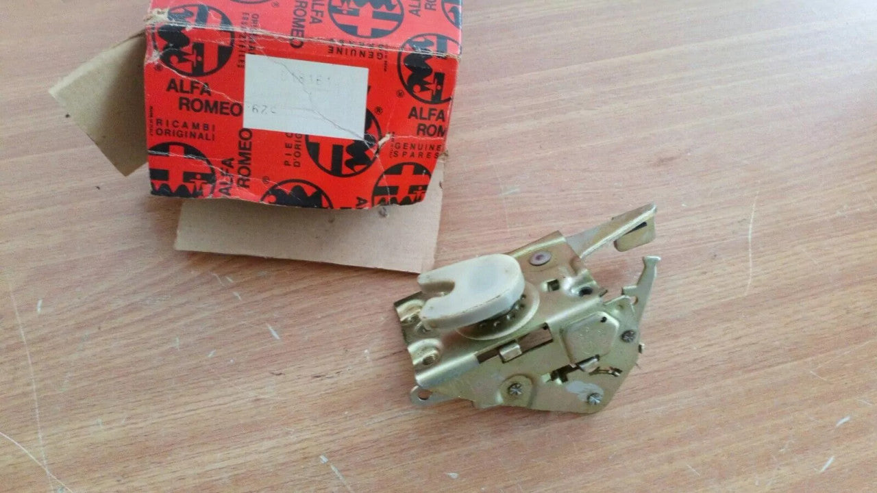 Door Lock Rear Left fits Alfa Romeo Alfasud 518161 Genuine View Rear