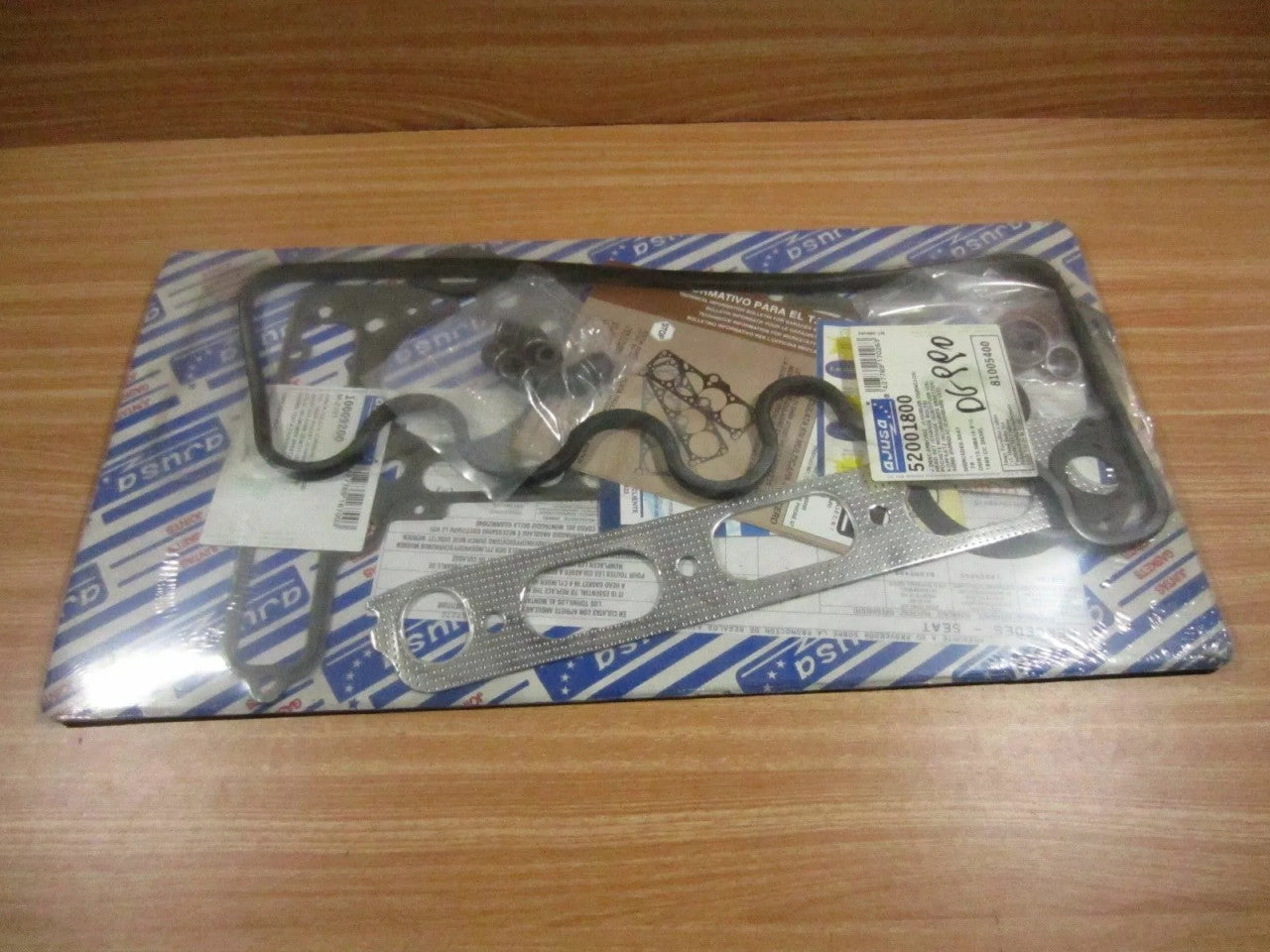 Head Gasket Set kit fits Mercedes Seat W123 OM 615.940 132 OM 615.912 52001800 View Front