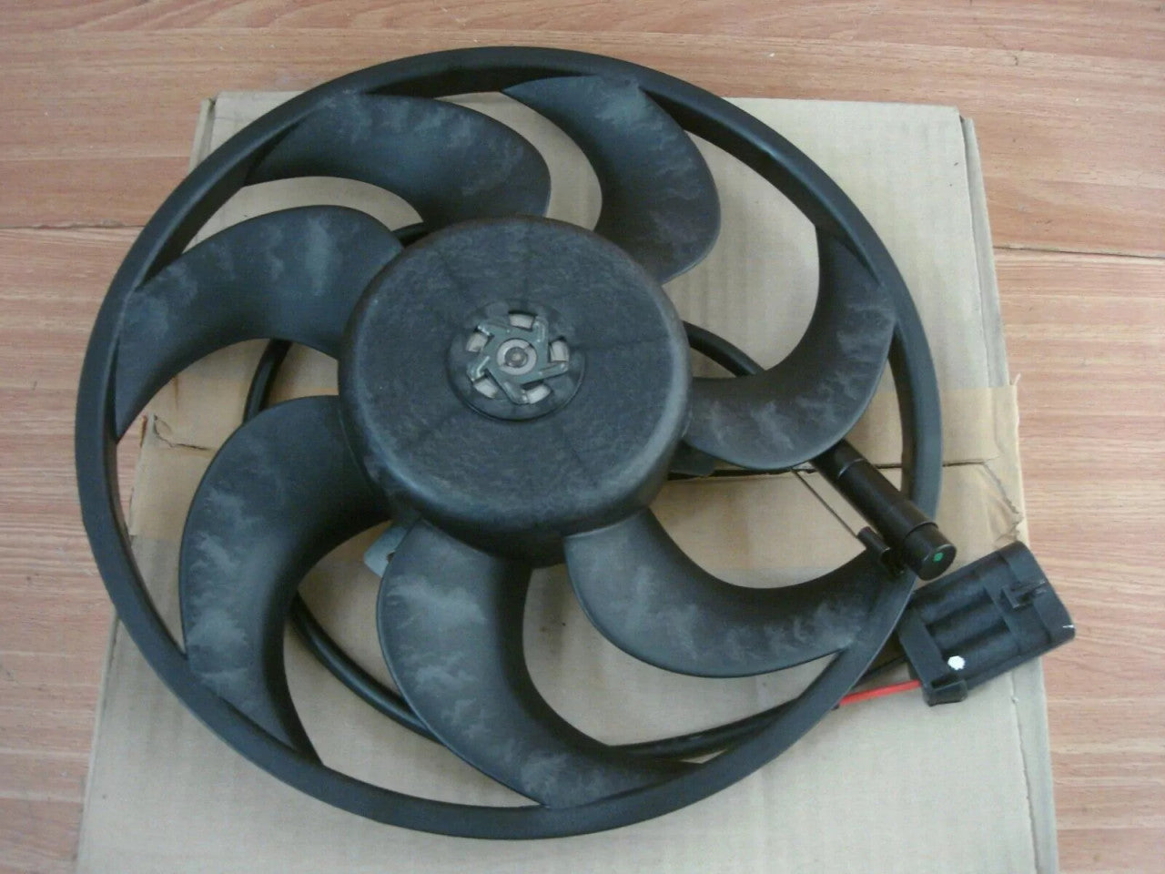 Cooling Fan Motor fits Opel Vauxhall Vectra B X25XE X20DTL 52464707 Genuine View Rear