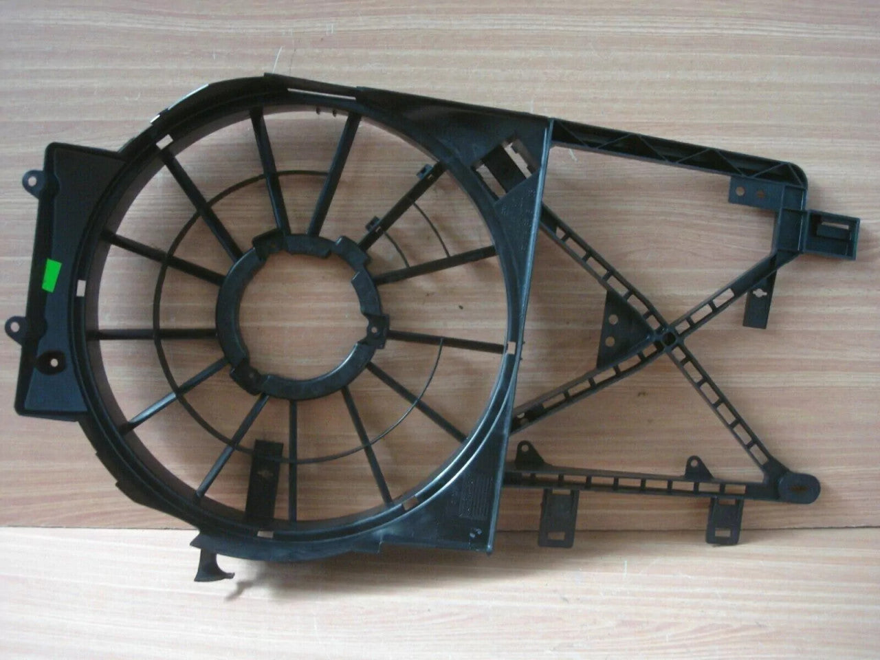 Engine Fan Shroud Cowl fits Opel Vauxhall Vectra B X17TD 52464742 Genuine View Front