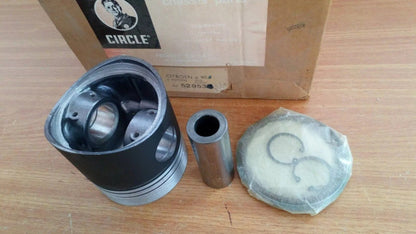 4x Pistons fits Citroen CX2200D C32 C35D M22-621 B22-615 2175cc 90mm STD 52953 View Right