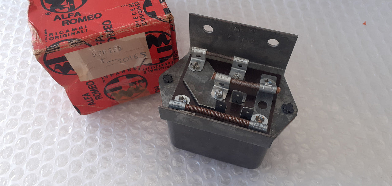 Voltage Regulator fits Alfa Romeo Alfasud 530165 Genuine View Rear
