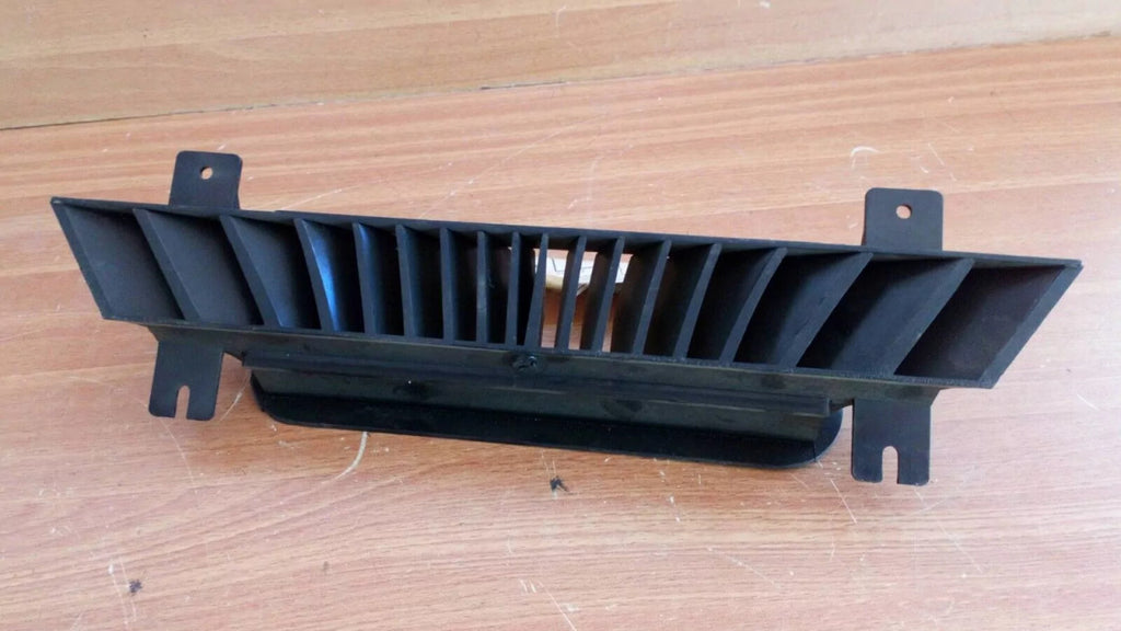 Grill fits Alfa Romeo 537372 Genuine View Rear
