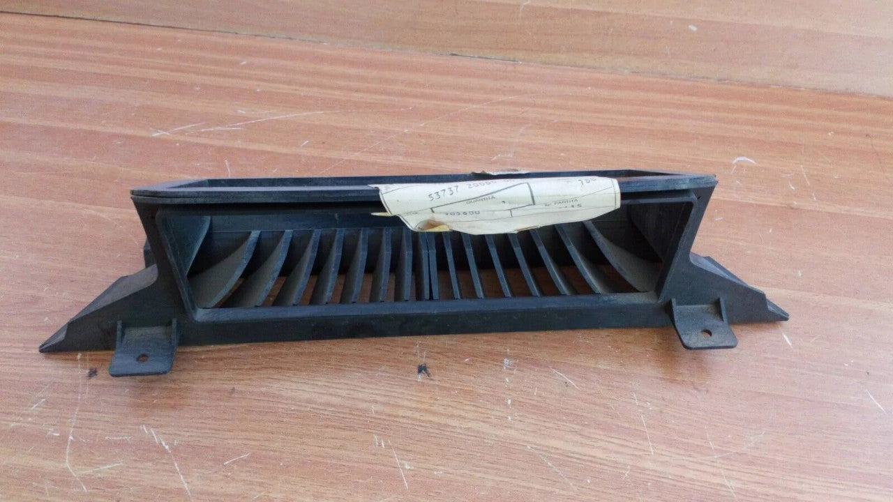 Grill fits Alfa Romeo 537372 Genuine View Right