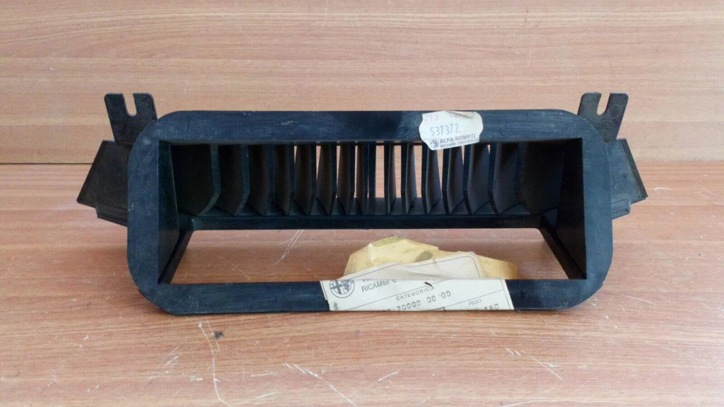 Grill fits Alfa Romeo 537372 Genuine View Left
