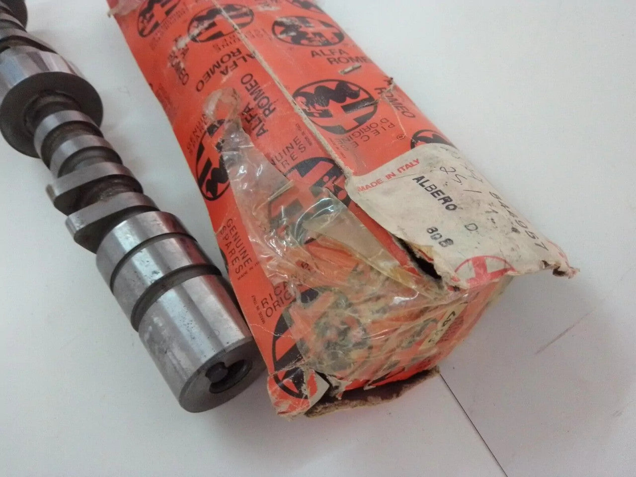 Camshaft fits Alfa Romeo Alfasud 544957 Genuine View Right