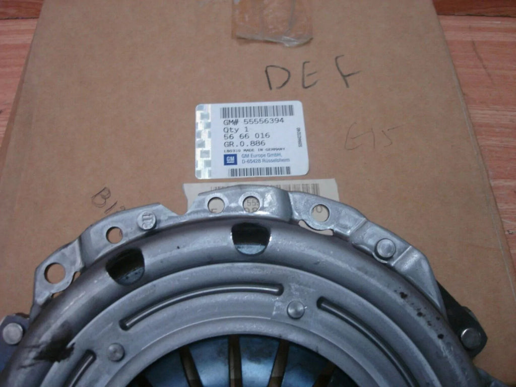 Pressure Plate fits Opel Vauxhall Corsa C Astra G H Meriva Y17DT Y17DTL Genuine 55556394 View Right