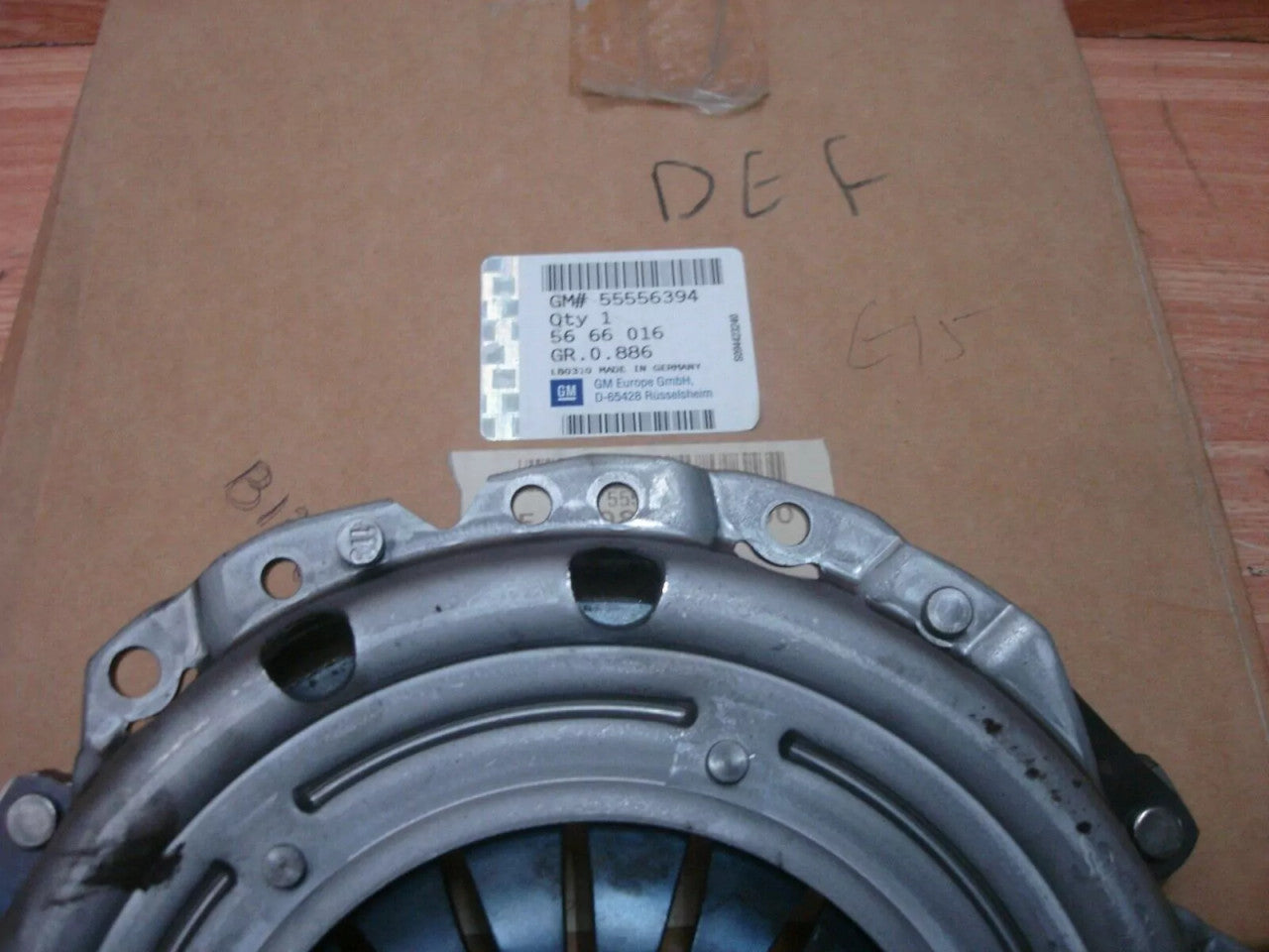Pressure Plate fits Opel Vauxhall Corsa C Astra G H Meriva Y17DT Y17DTL Genuine 55556394 View Right