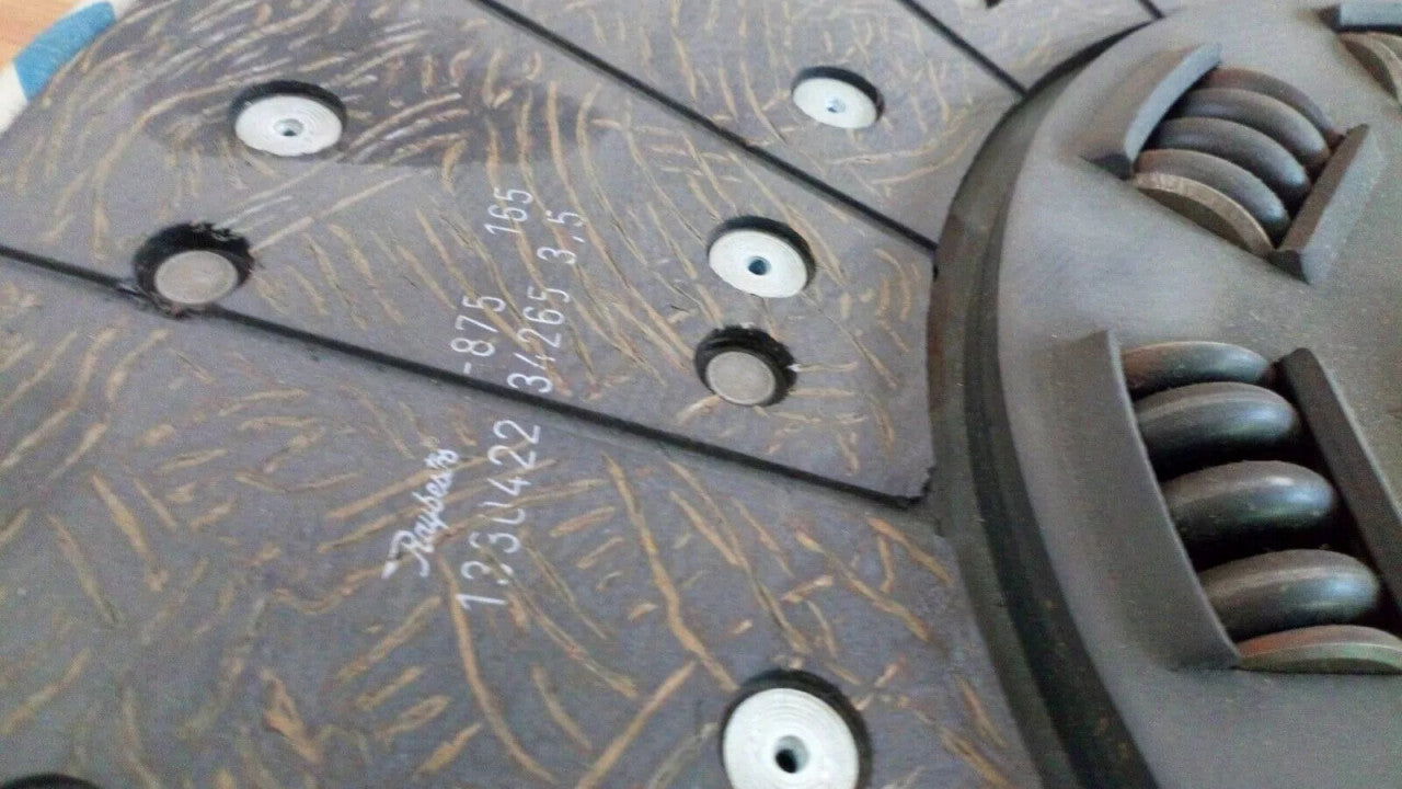 Clutch Disc fits Volvo Bus Truck 420mm 10 Teeth 5608132 View Right