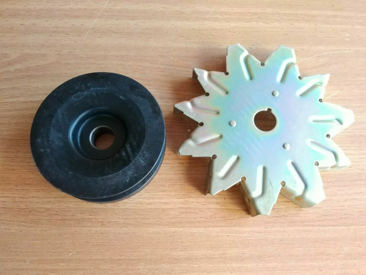 Alternator Pulley fits Isuzu KBD TFS TFR Chevrolet LUV C223 4JA1 4JB1 Genuine 5812220710 View Rear