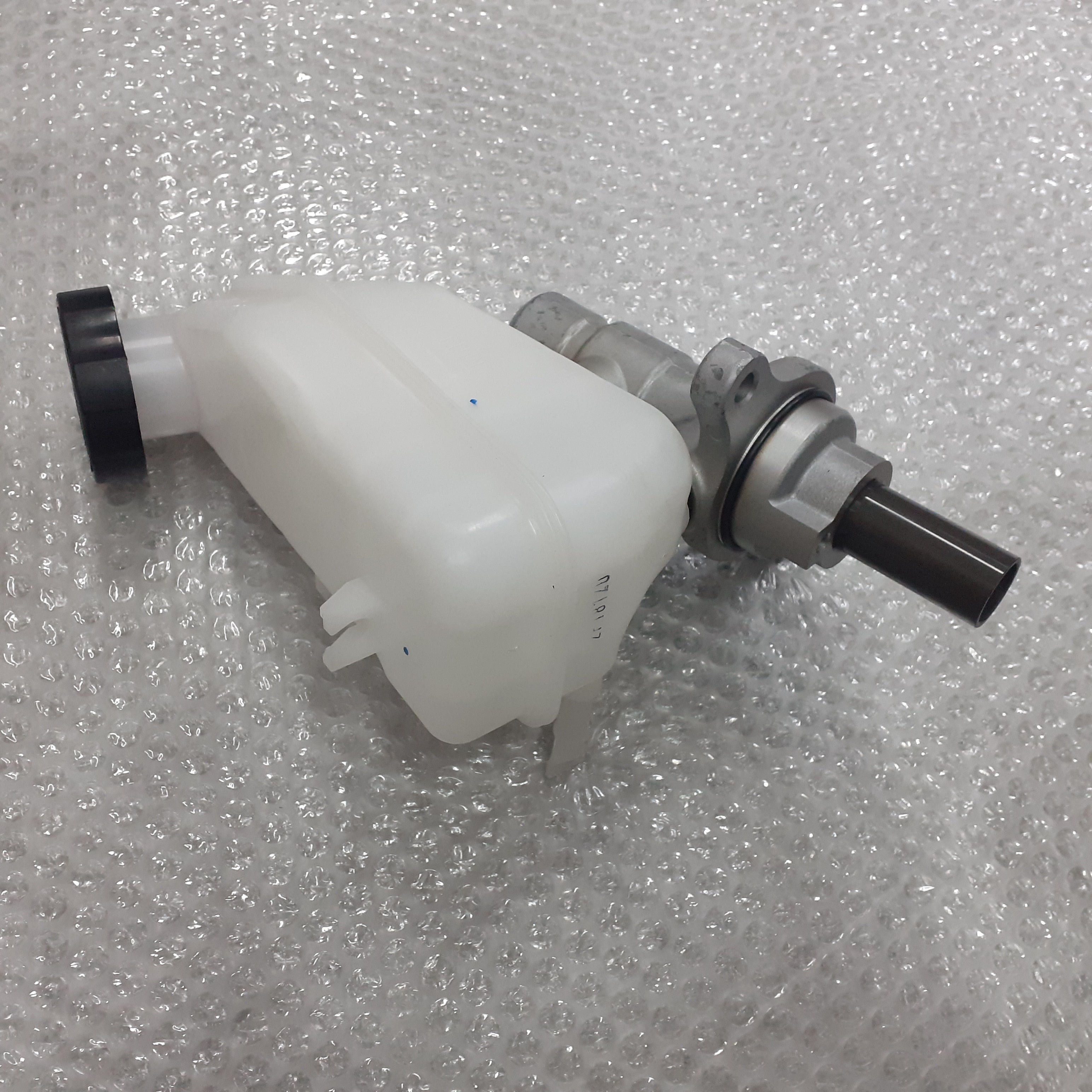 Brake Master Cylinder Assembly fits Hyundai I 20 Kia Venga 58510-1K700 Genuine View Rear