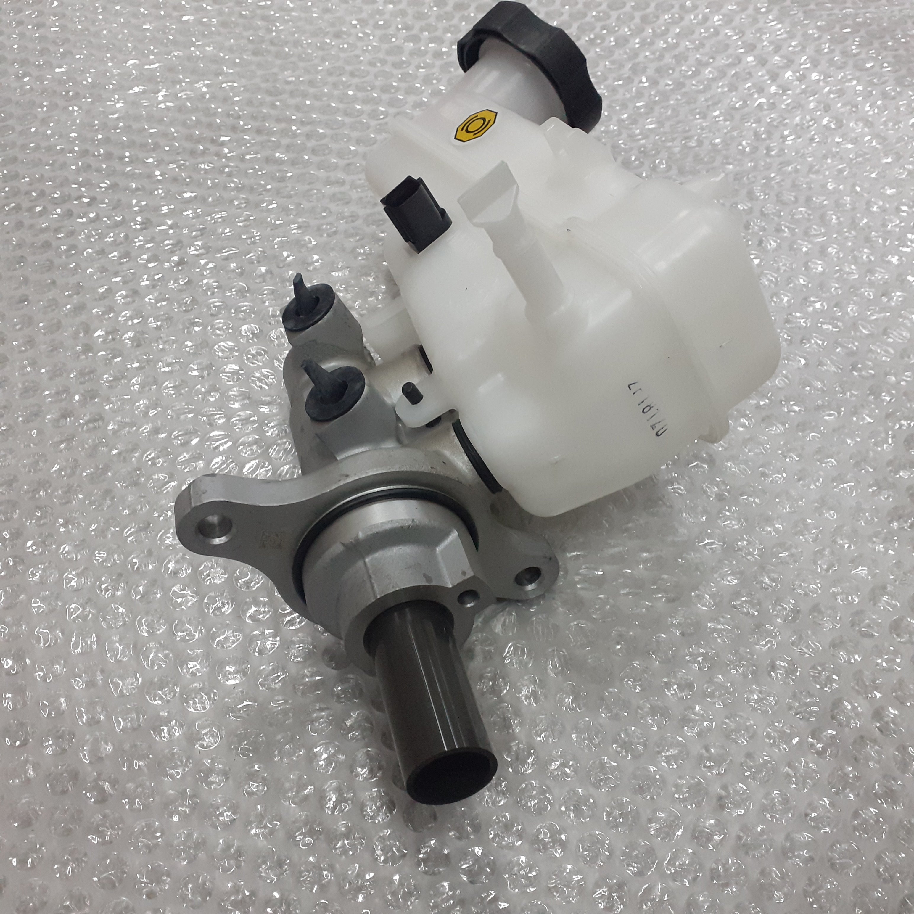 Brake Master Cylinder Assembly fits Hyundai I 20 Kia Venga 58510-1K700 Genuine View Left