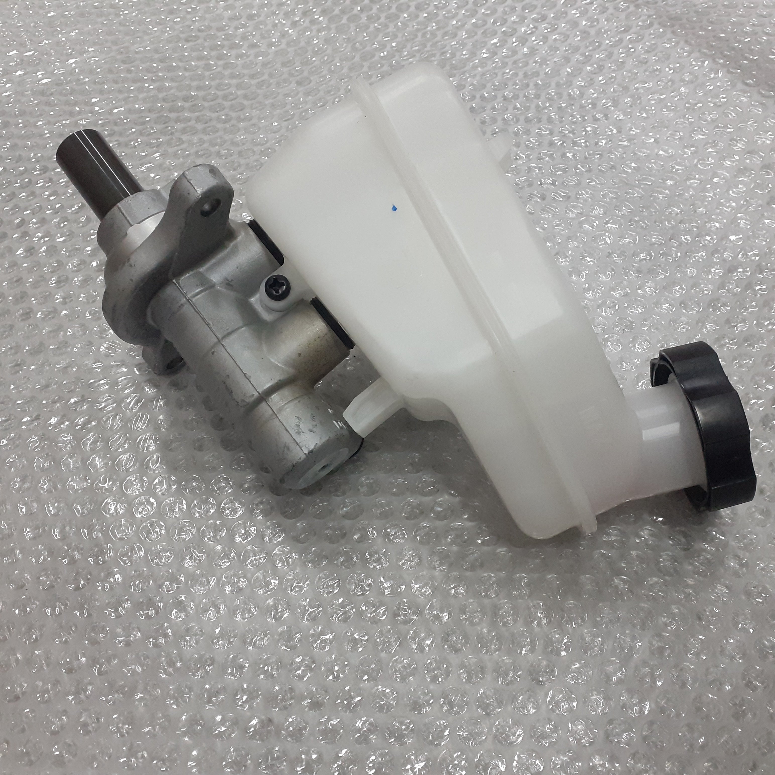 Brake Master Cylinder Assembly fits Hyundai I 20 Kia Venga 58510-1K700 Genuine View Right