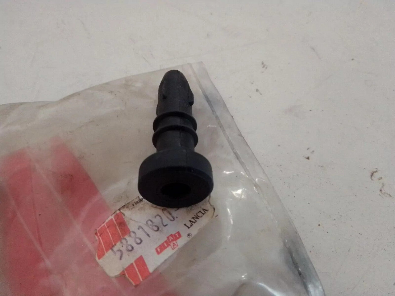 Oil Level Dipstick Seal Gasket fits Lancia dedra Delta 5881820 Genuine View Front