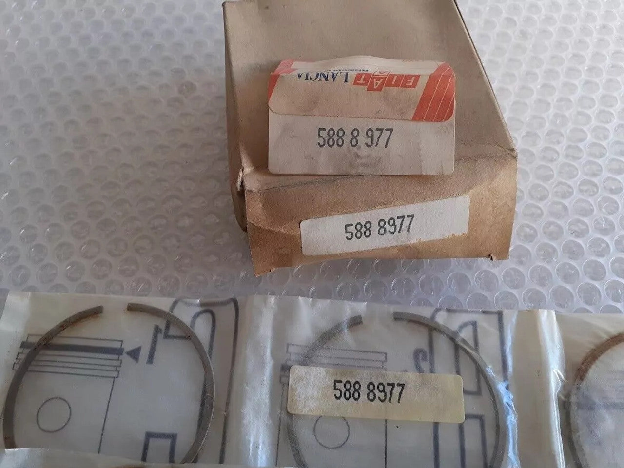 Piston Rings Set fits Fiat 127 131 Ritmo Duna Mille Uno Fiorino 5888977 Genuine View Left