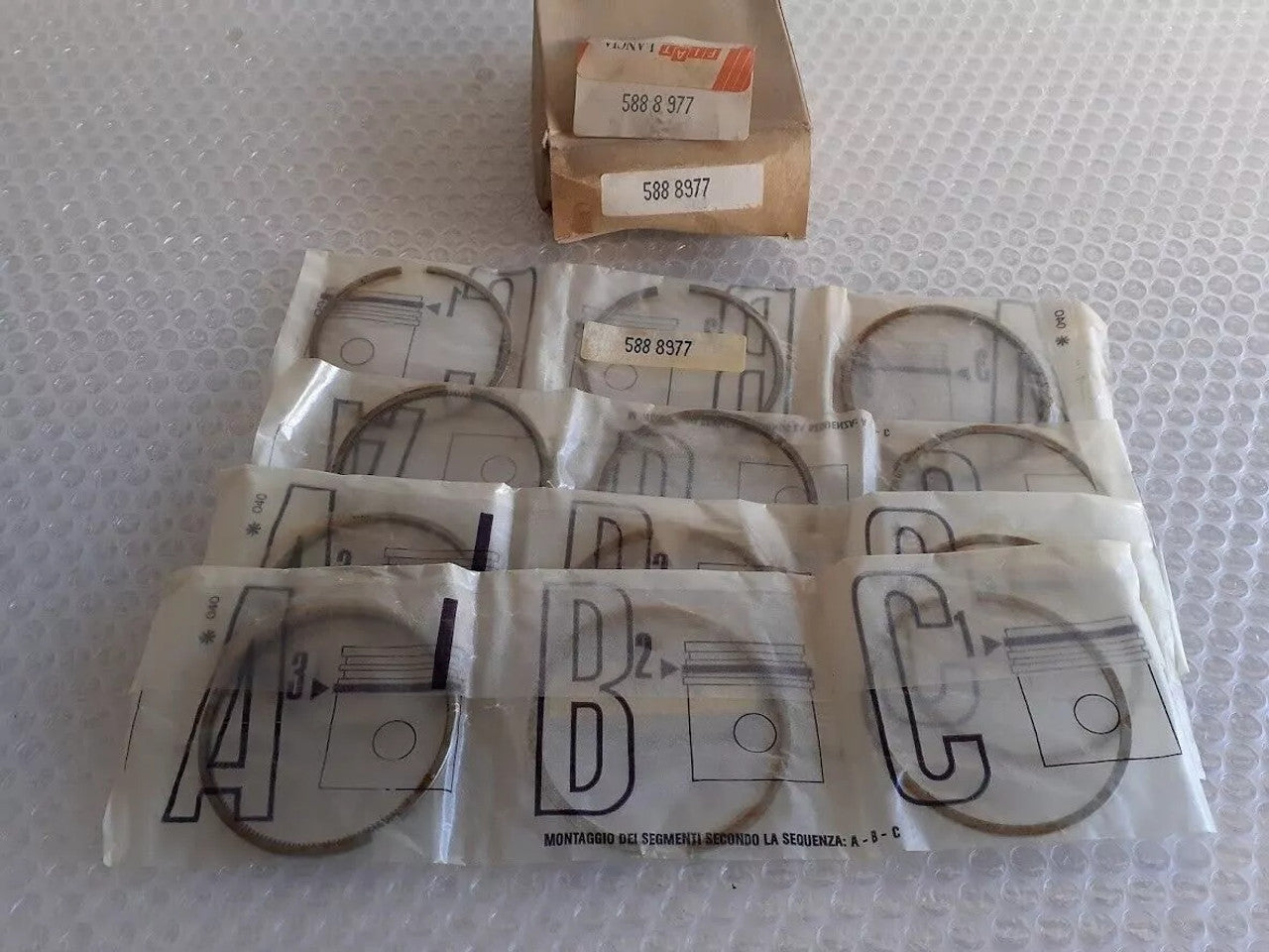 Piston Rings Set fits Fiat 127 131 Ritmo Duna Mille Uno Fiorino 5888977 Genuine View Upper