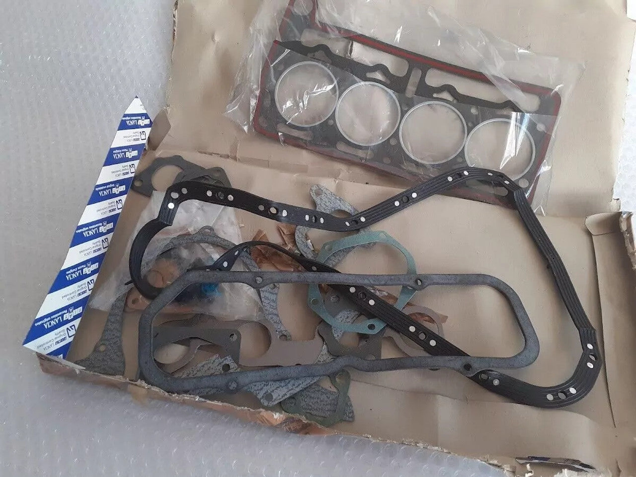 Full Set Gasket kit fits Fiat Panda 4x2 Uno 900cc 5891902 Genuine View Front