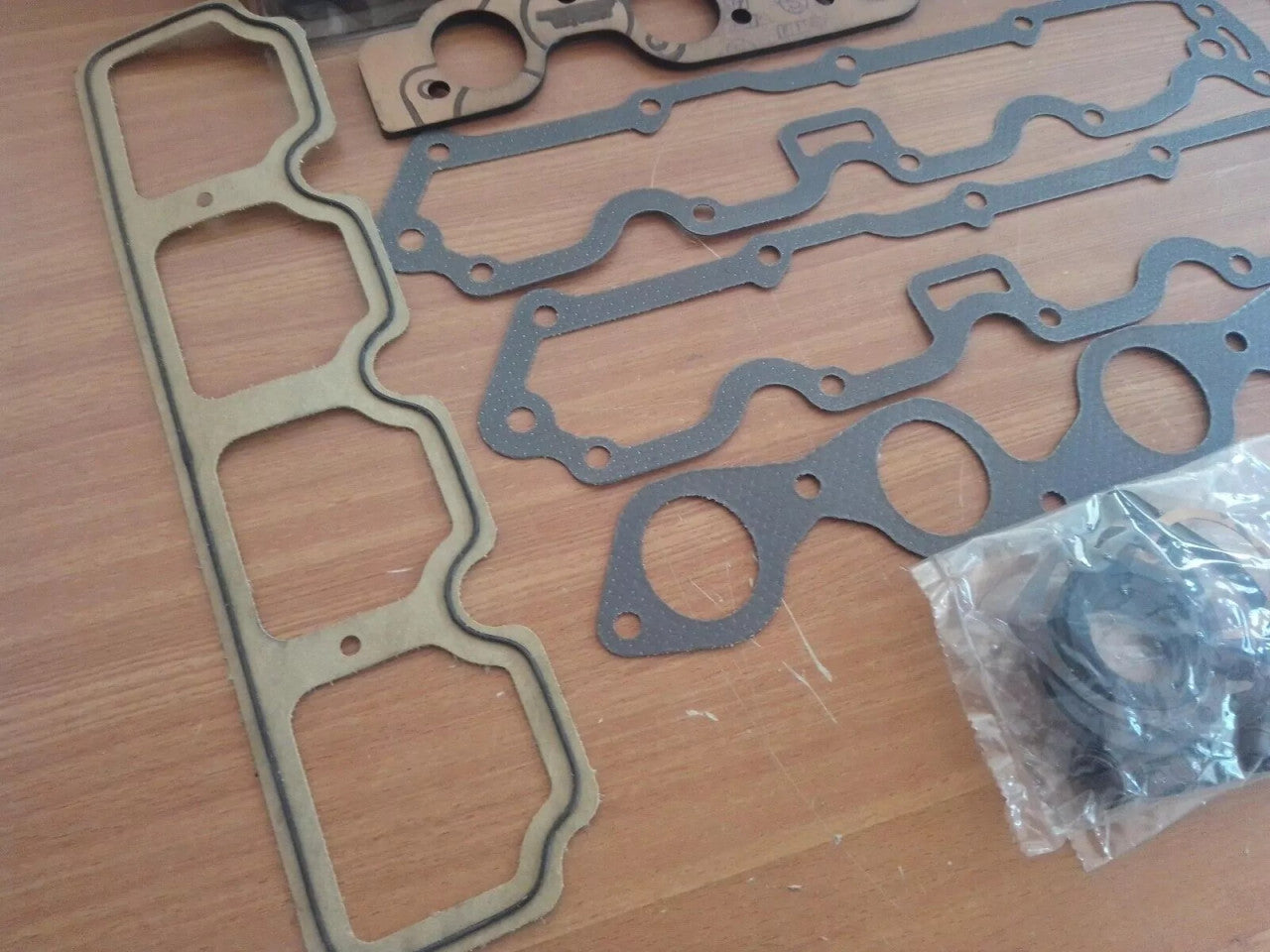 Head Set Gaskets Kit fits Fiat Croma Lancia Thema 2.0 IE 5882328 Genuine 5891953 View Left