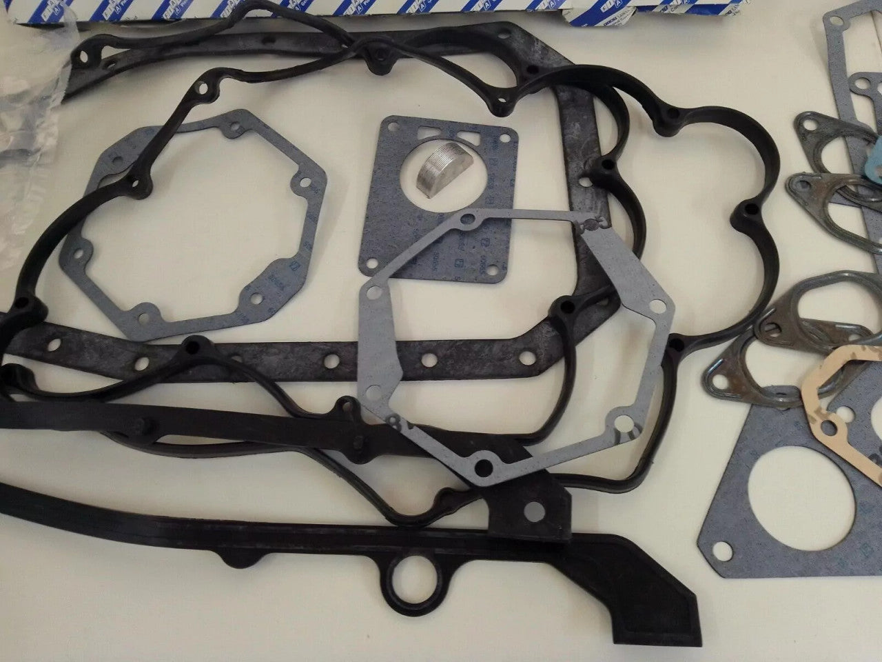 Full Set Gaskets kit fits Fiat 131 132 Ducato 5892433 Genuine View Right