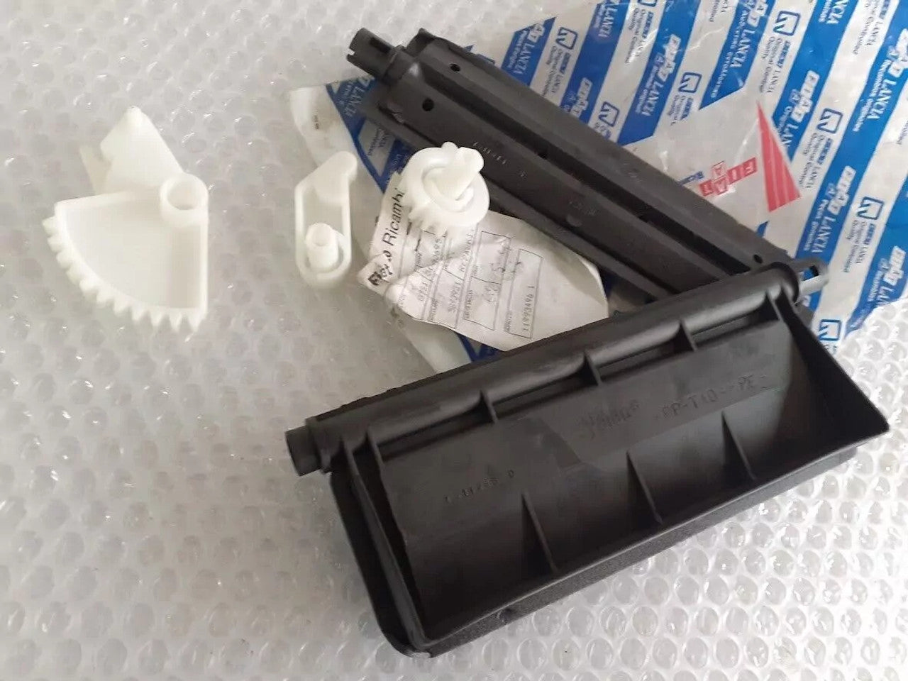 Heater Repair Kit (Valeo) fits Fiat Punto 5893931 Genuine View Front