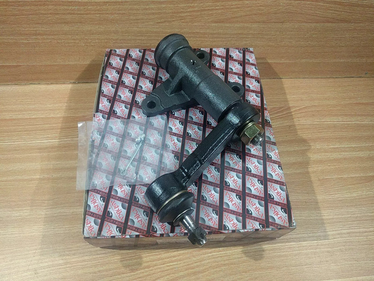 Idler Arm fits Mitsubishi Pajero Montero Shogun L200 Triton Sportero Strada 59-05-523 View Right