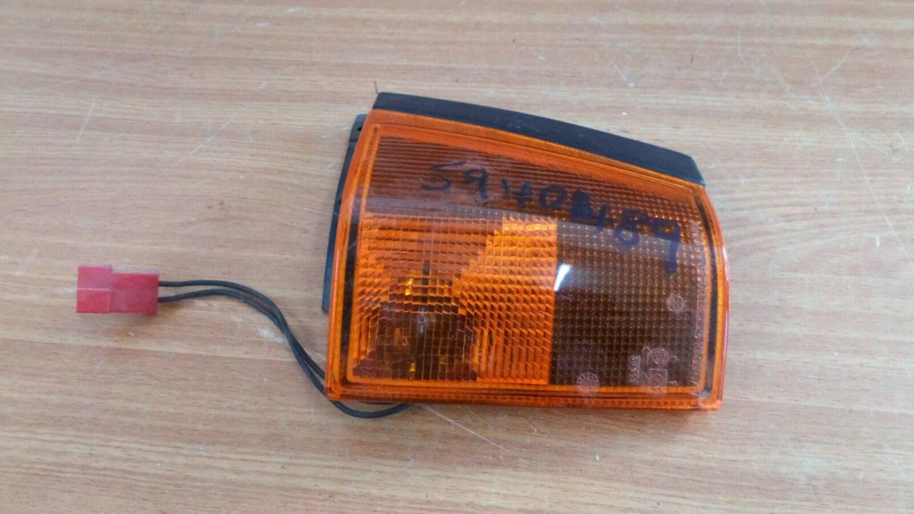 Turn Signal Front Right fits Fiat 5940489 5940491 Genuine View Front