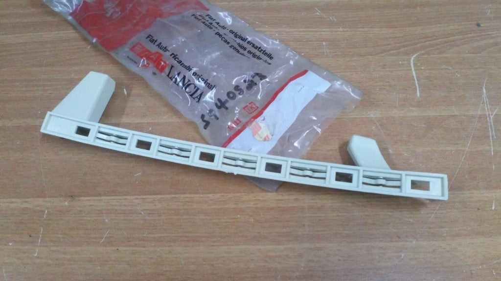 Front Right Window Guide Rear fits Fiat Mille Elba Uno Duna 5940523 Genuine View Lower