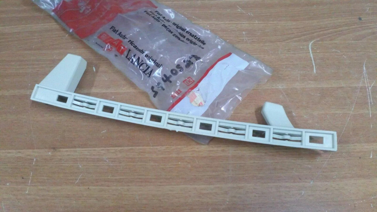 Front Right Window Guide Rear fits Fiat Mille Elba Uno Duna 5940523 Genuine View Lower