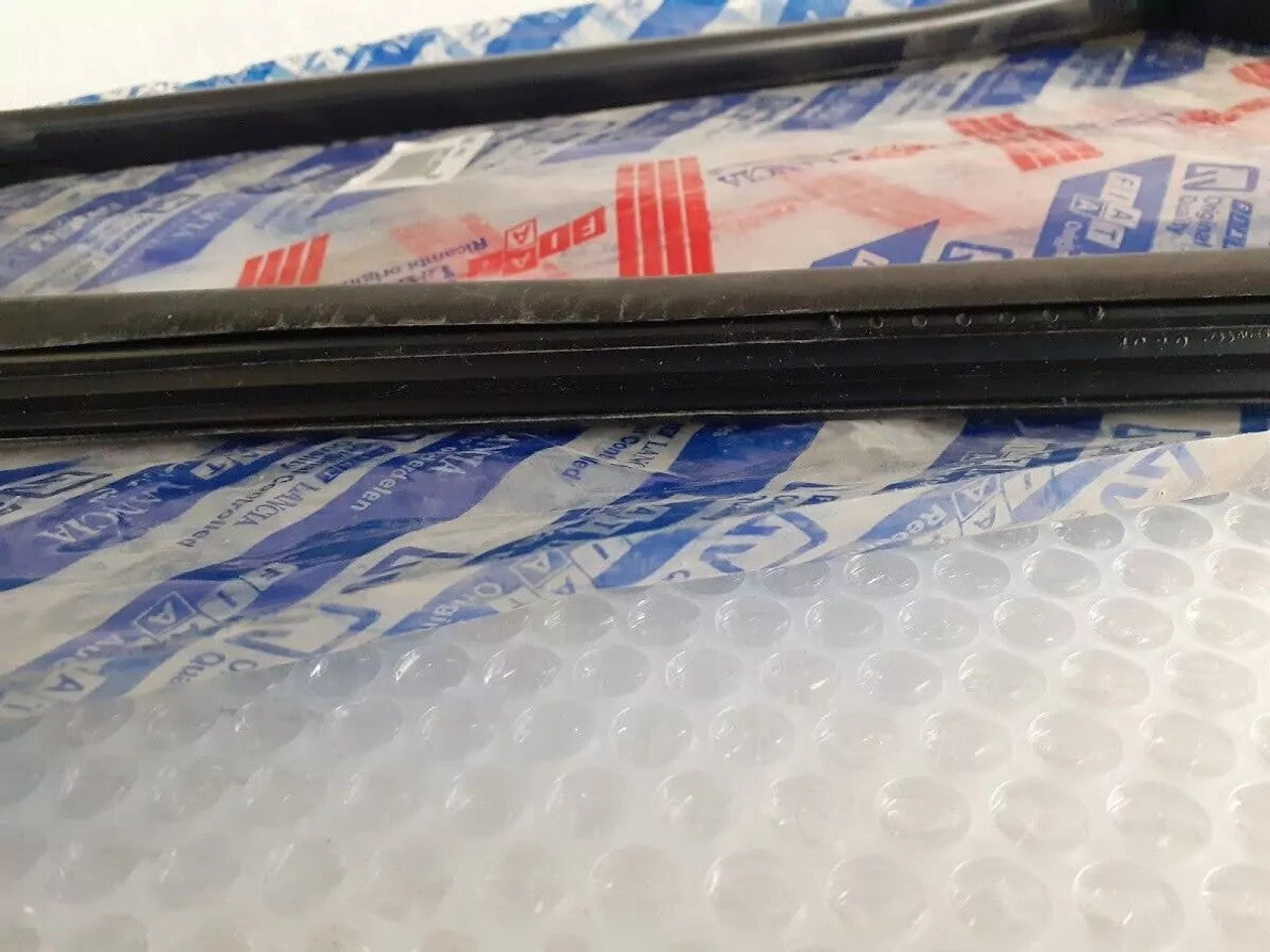 Window Seal Rear Left Fixed fits Fiat Mille Uno 5941445 Genuine View Right