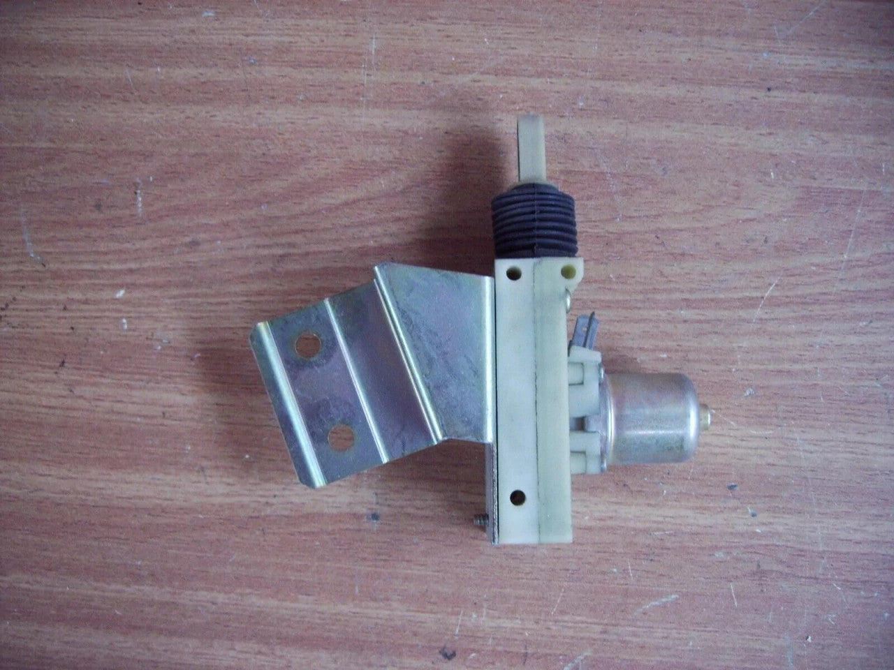 Electric Motor Lock fits Fiat Argenta 5946671 Genuine View Right