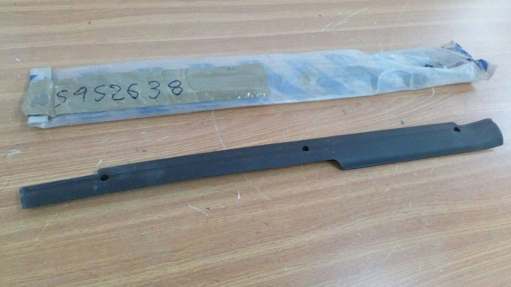 Interior Door Sill Moulding Left fits Fiat Uno 5952638 Genuine View Front