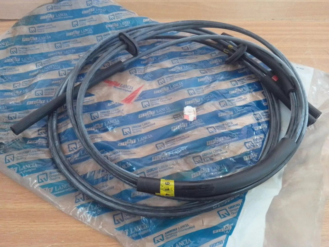 Fuel Hose Set fits Fiat Lancia 5966914 Genuine View Front