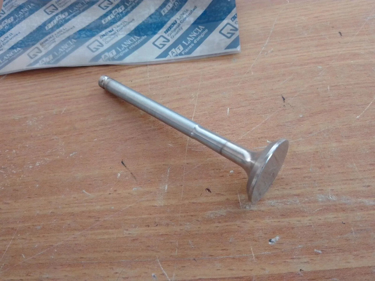 4x Exhaust Valves fits Fiat 131 5975451 Genuine View Front