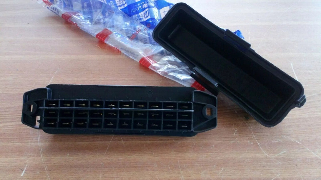 Fuse Box fits Fiat 126 127 Uno 5981460 Genuine View Rear