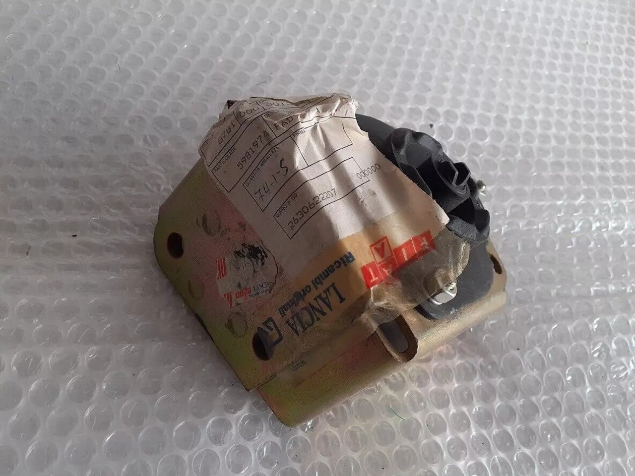 Engine Mount Rear fits Fiat Uno 5981974 Genuine View Right