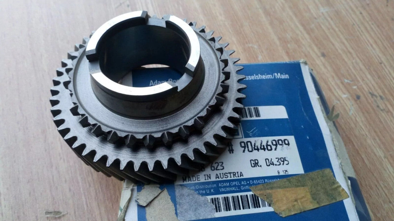 Manual Gearbox Gear F15 fits Opel Vauxhall Astra F Vectra B 90446999 Genuine 60446999 View Front