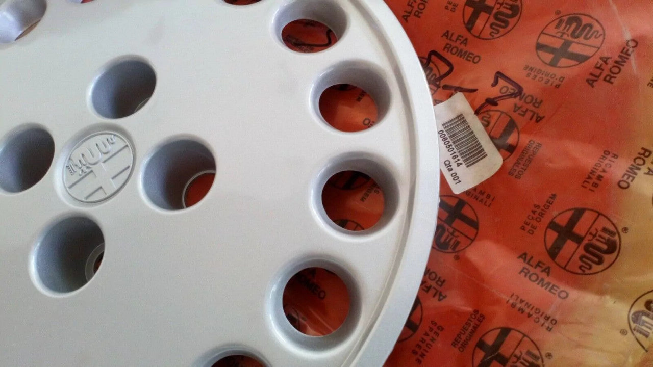 Wheel Hub Cap fits Alfa Romeo Alfasud 33 60501614 Genuine View Rear