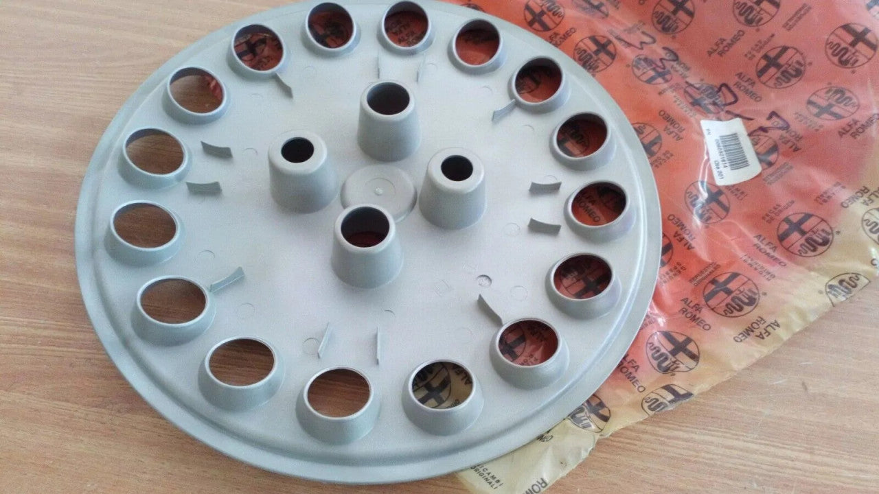 Wheel Hub Cap fits Alfa Romeo Alfasud 33 60501614 Genuine View Right