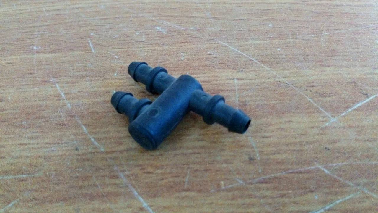 Windshield Wipers Hoses Connector fits Alfa Romeo 33 60503457 Genuine View Front