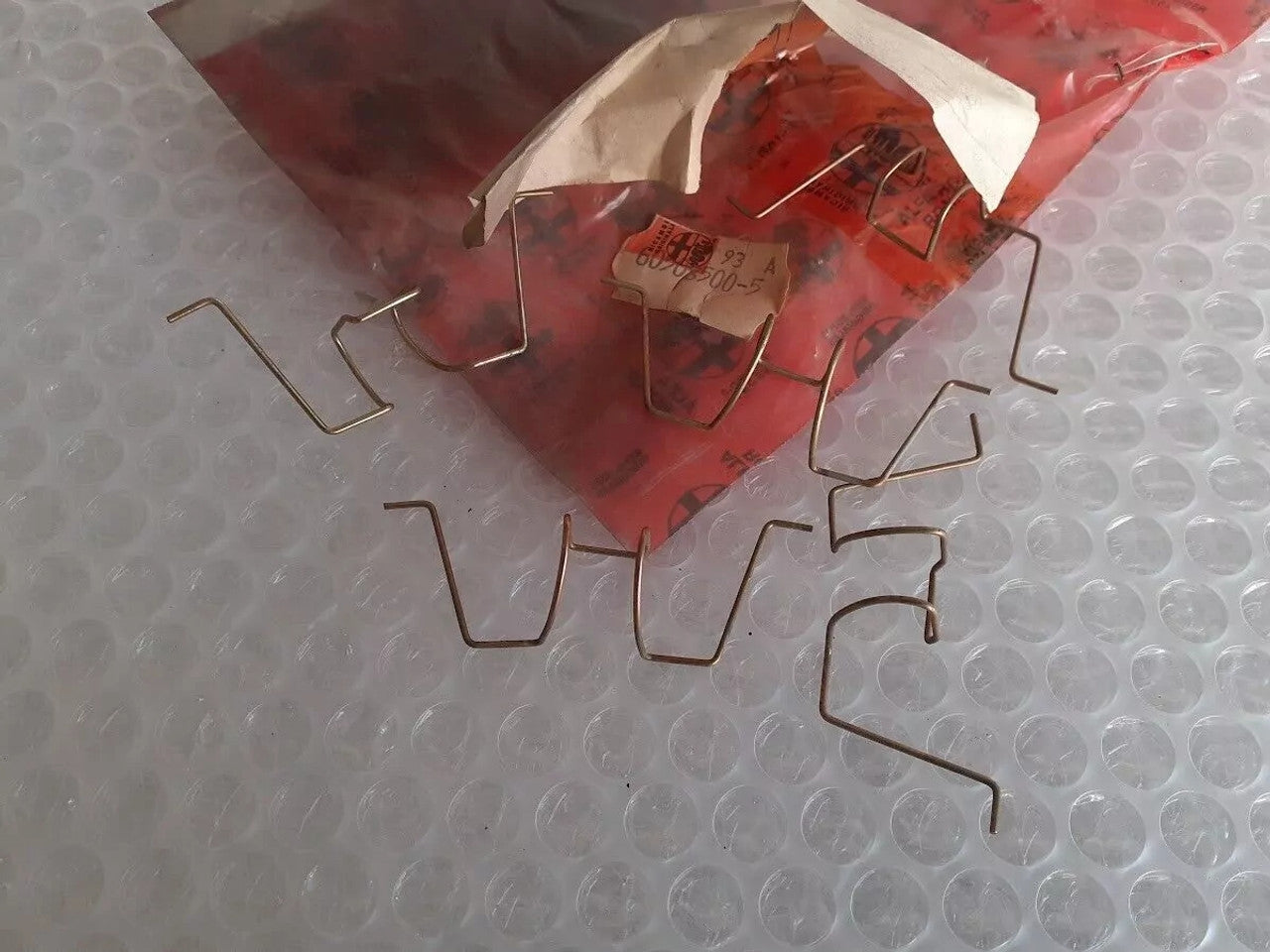 1x Fuel Door Spring fits Alfa Romeo 164 60508500 Genuine View Front