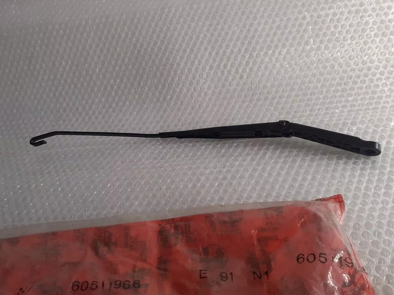 Wiper Arm Left Right Hand Drive fits Alfa Romeo 164 60511966 Genuine View Upper