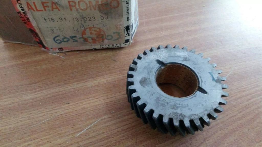 Drive Gear fits Alfa Romeo 75 60522903 Genuine View Rear