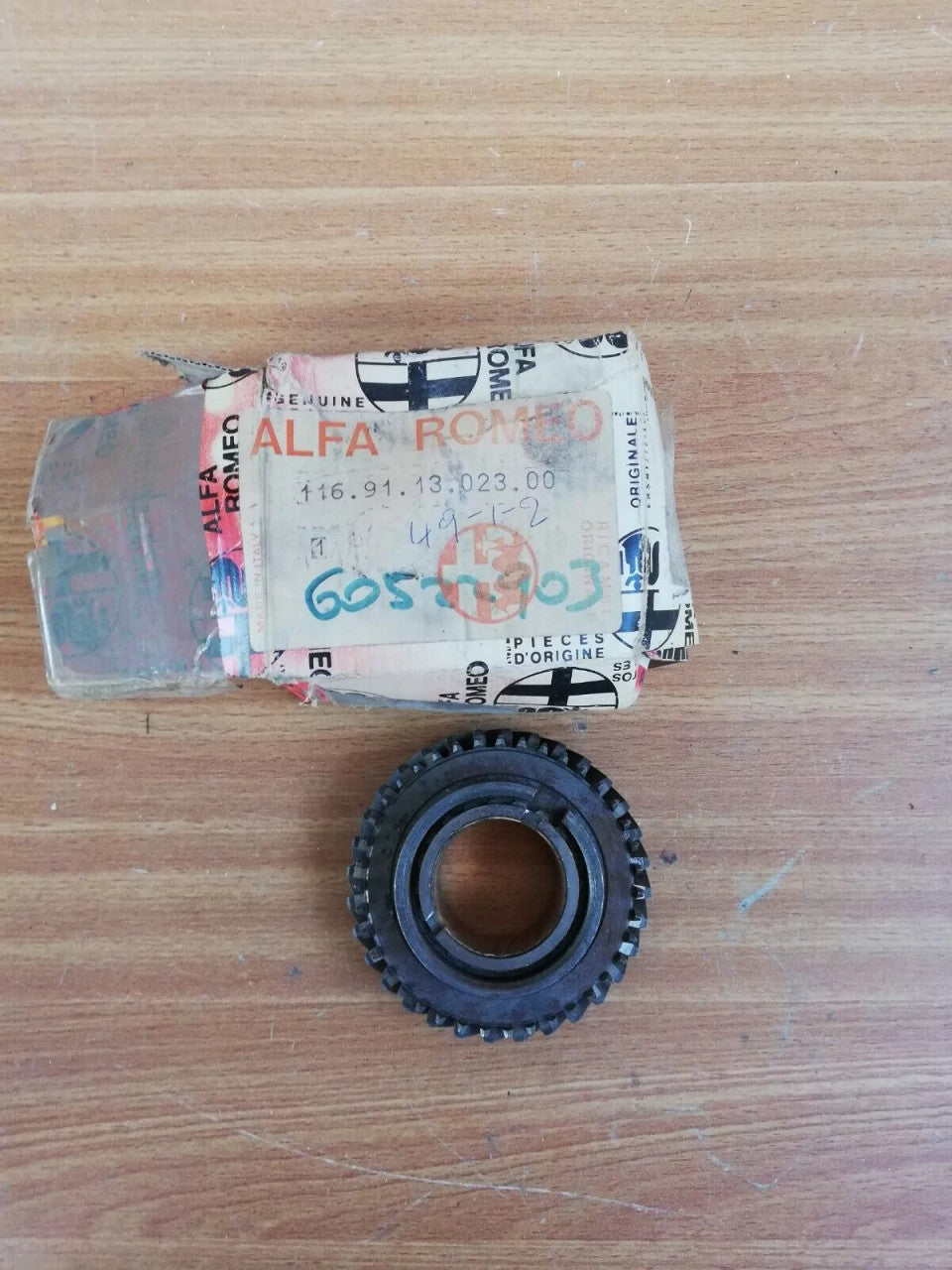 Drive Gear fits Alfa Romeo 75 60522903 Genuine View Right