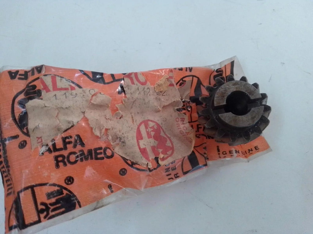 Oil Pump Gear fits Alfa Romeo RZ SZ 75 164 119000511202 60523313 Genuine View Rear