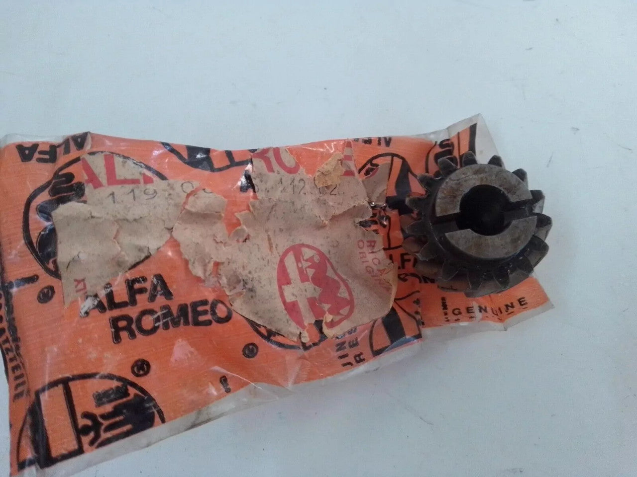 Oil Pump Gear fits Alfa Romeo RZ SZ 75 164 119000511202 60523313 Genuine View Rear